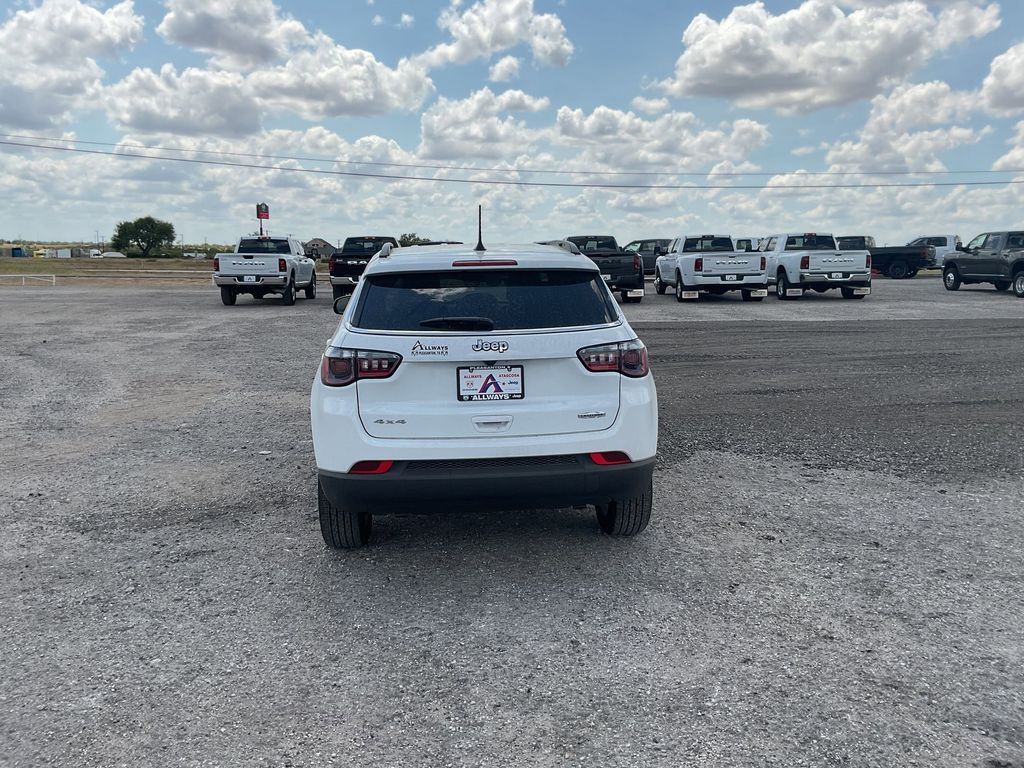 New Car 2025 Jeep Compass  Latitude For Sale Under $30,000 In Pleasanton, Texas