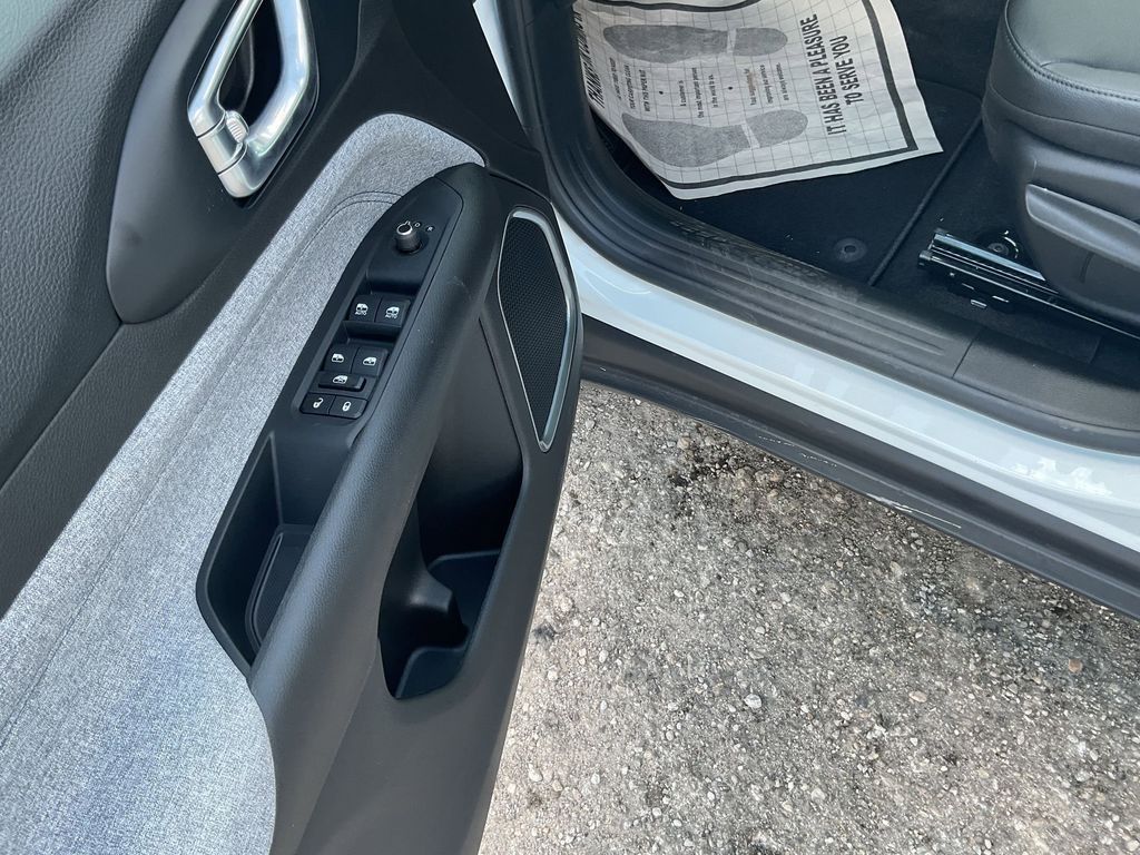 New Car 2025 Jeep Compass  Latitude For Sale Under $30,000 In Pleasanton, Texas