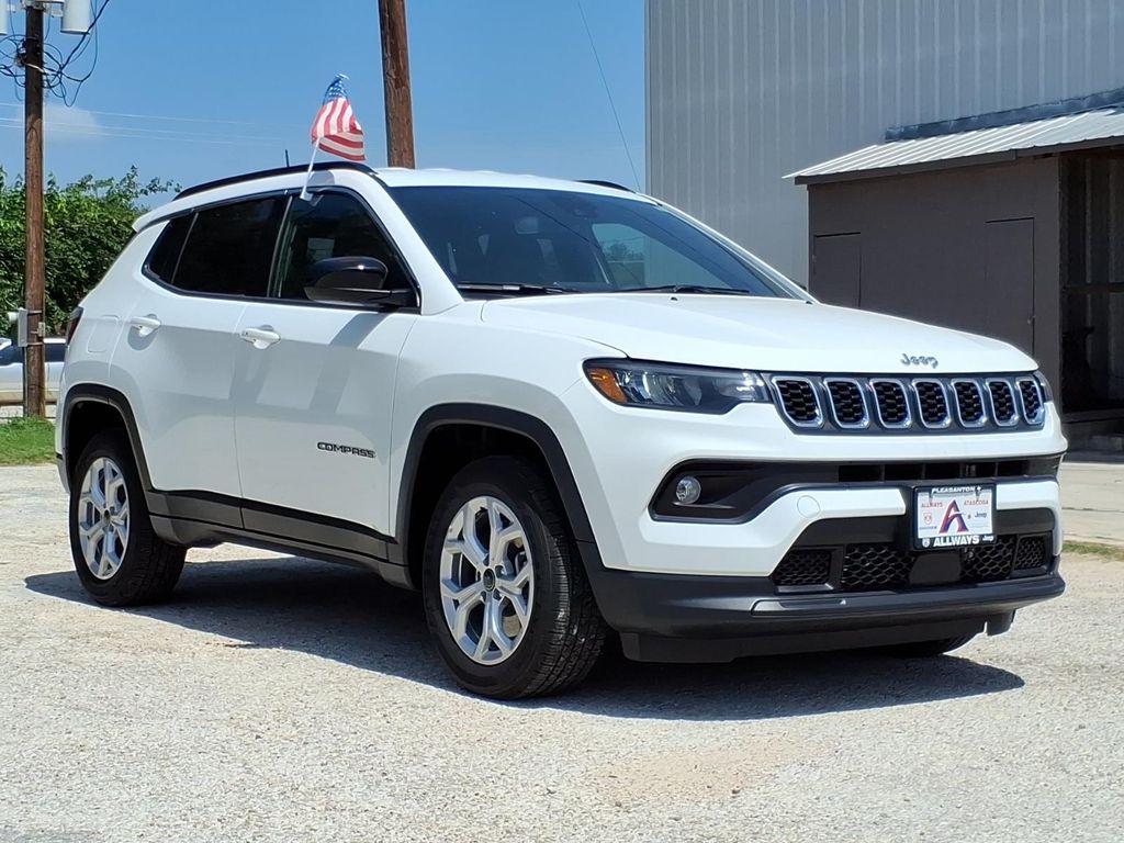 Used Car 2025 Jeep Compass  Latitude For Sale Under $30,000 In Pleasanton, Texas