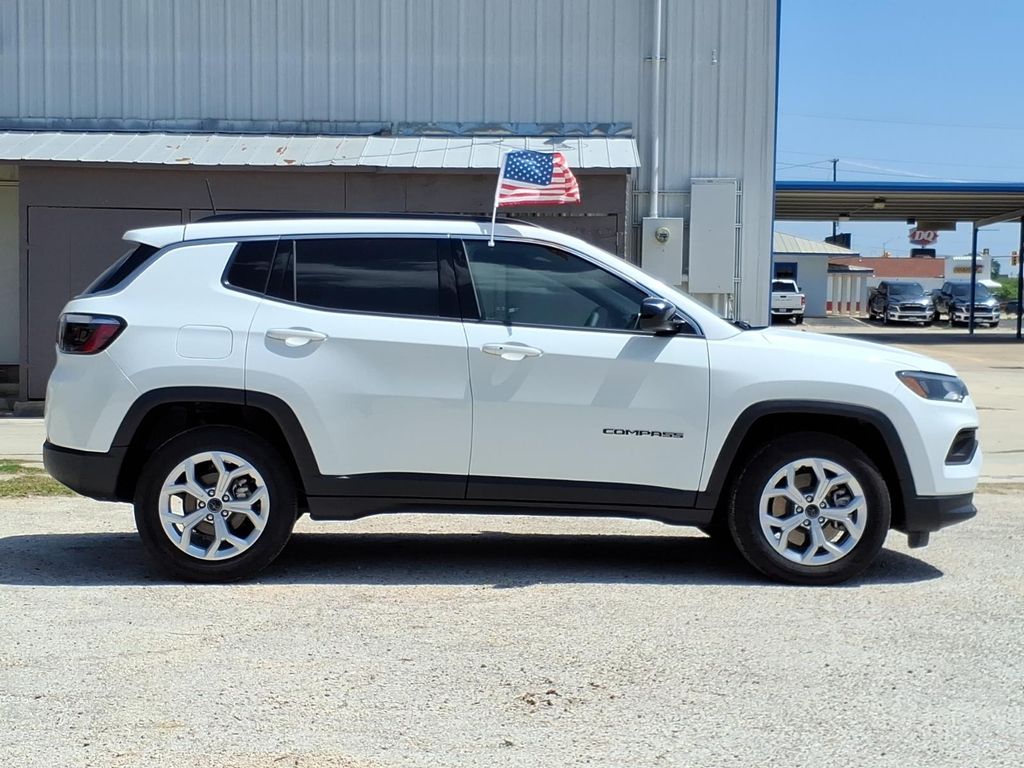 Used Car 2025 Jeep Compass  Latitude For Sale Under $30,000 In Pleasanton, Texas