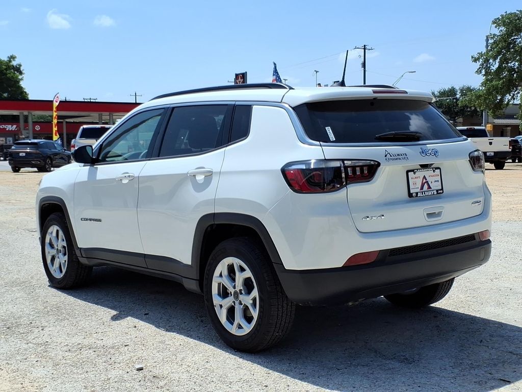 Used Car 2025 Jeep Compass  Latitude For Sale Under $30,000 In Pleasanton, Texas