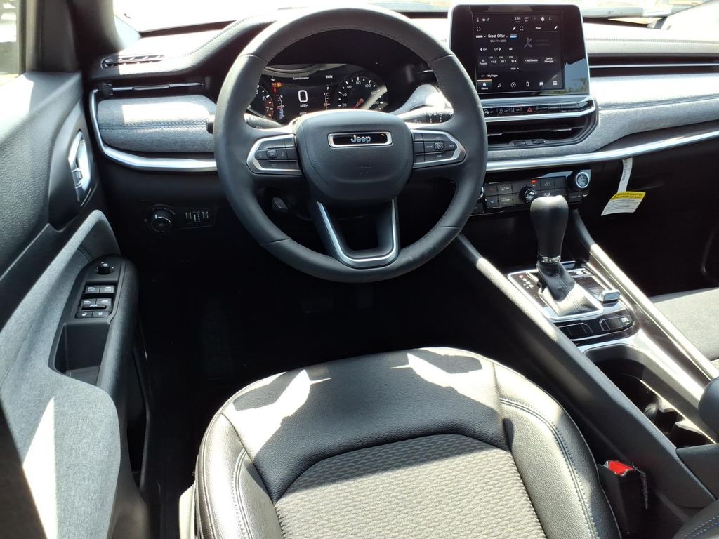Used Car 2025 Jeep Compass  Latitude For Sale Under $30,000 In Pleasanton, Texas