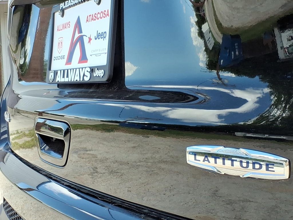 Used Car 2025 Jeep Compass  Latitude For Sale Under $30,000 In Pleasanton, Texas