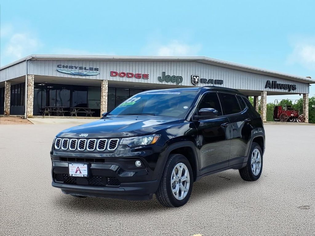 Used Car 2025 Jeep Compass  Latitude For Sale Under $30,000 In Pleasanton, Texas