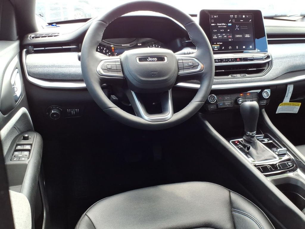 Used Car 2025 Jeep Compass  Latitude For Sale Under $30,000 In Pleasanton, Texas
