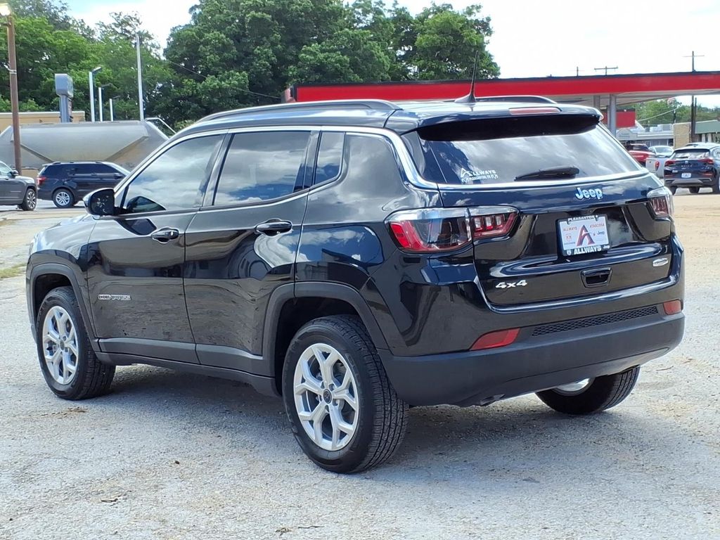 Used Car 2025 Jeep Compass  Latitude For Sale Under $30,000 In Pleasanton, Texas