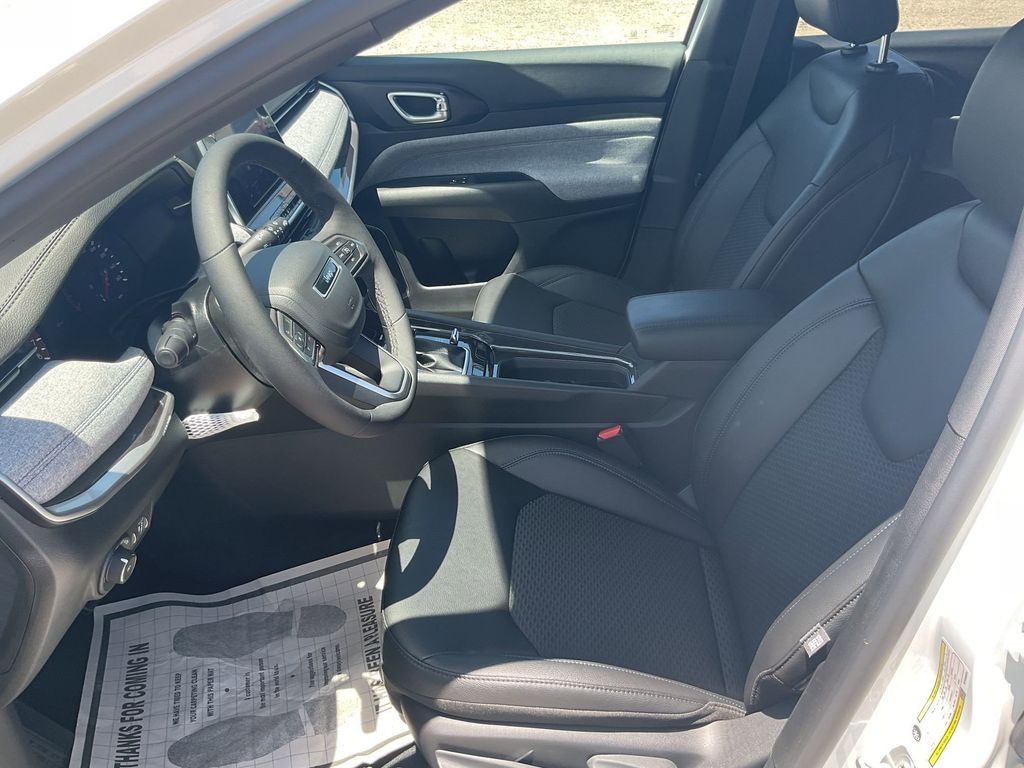 New Car 2025 Jeep Compass  Latitude For Sale Under $30,000 In Pleasanton, Texas