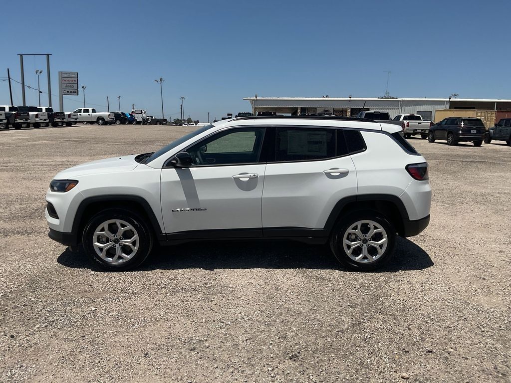 New Car 2025 Jeep Compass  Latitude For Sale Under $30,000 In Pleasanton, Texas