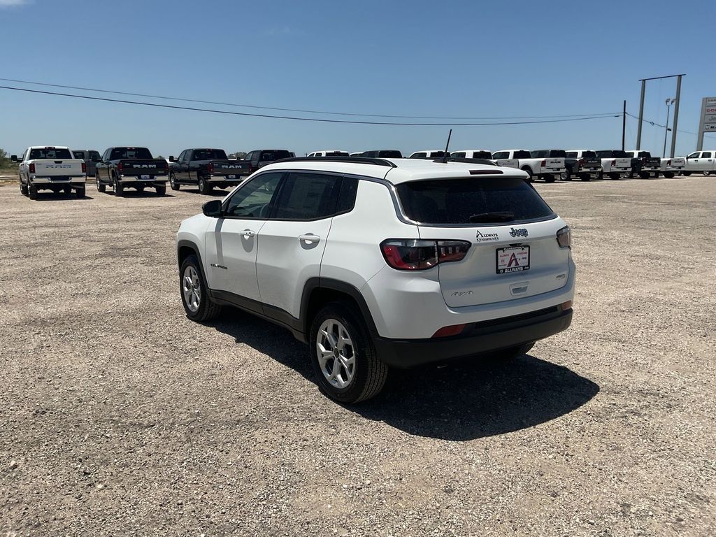 New Car 2025 Jeep Compass  Latitude For Sale Under $30,000 In Pleasanton, Texas