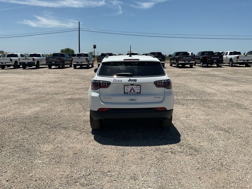 New Car 2025 Jeep Compass  Latitude For Sale Under $30,000 In Pleasanton, Texas