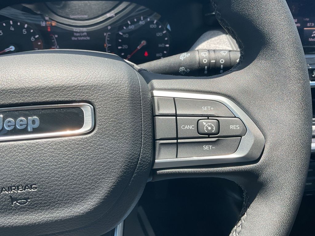 New Car 2025 Jeep Compass  Latitude For Sale Under $30,000 In Pleasanton, Texas