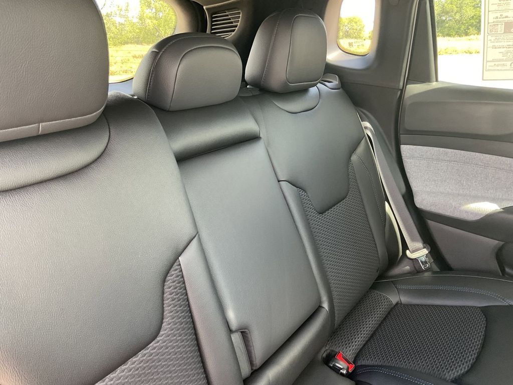 New Car 2025 Jeep Compass  Latitude For Sale Under $30,000 In Pleasanton, Texas