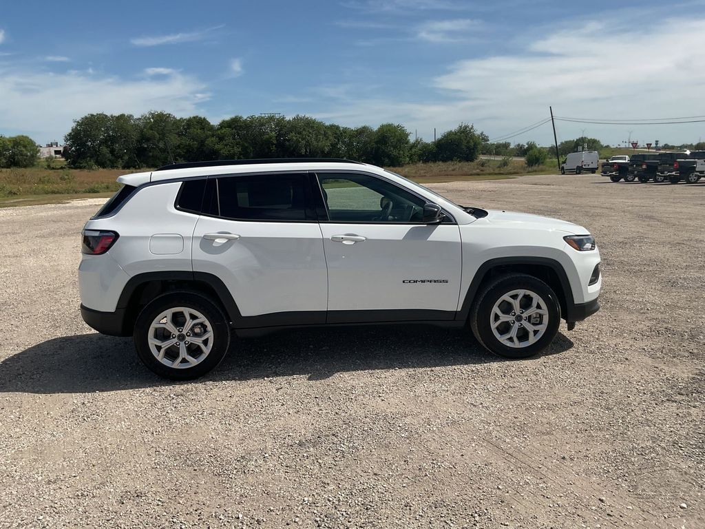 New Car 2025 Jeep Compass  Latitude For Sale Under $30,000 In Pleasanton, Texas
