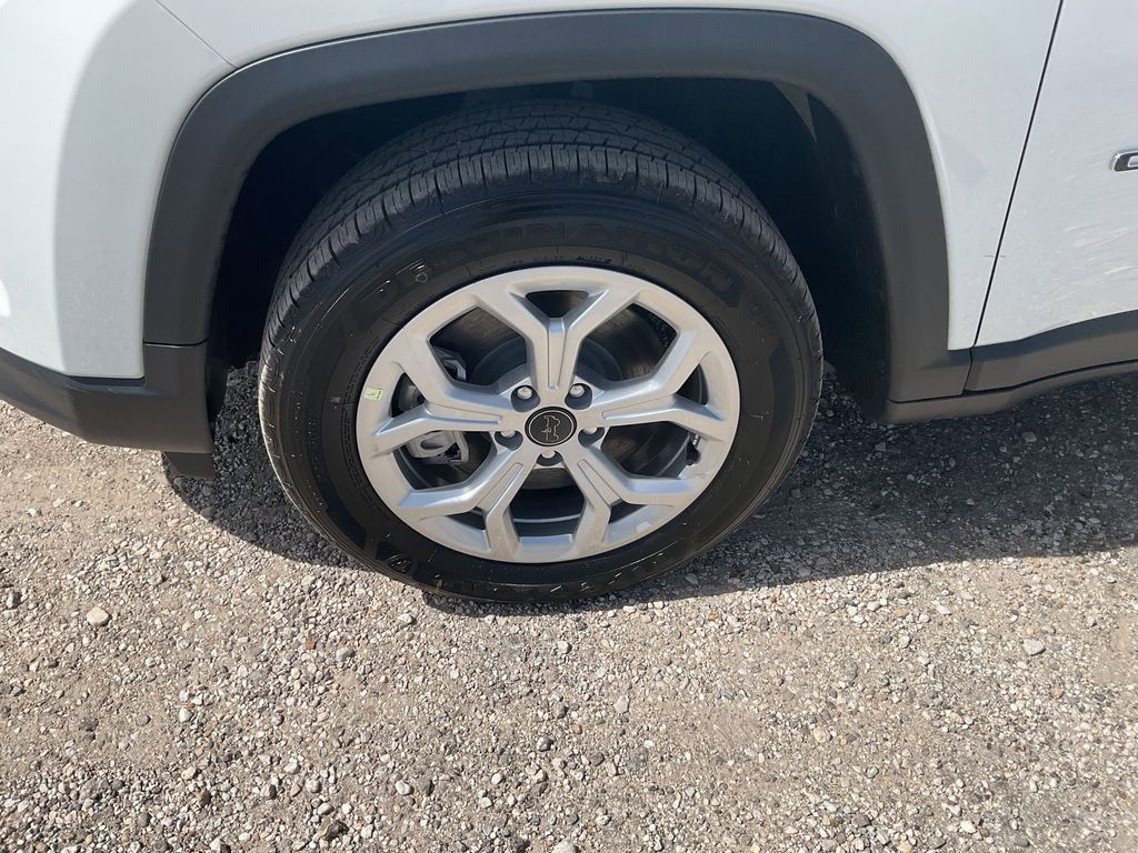 New Car 2025 Jeep Compass  Latitude For Sale Under $30,000 In Pleasanton, Texas