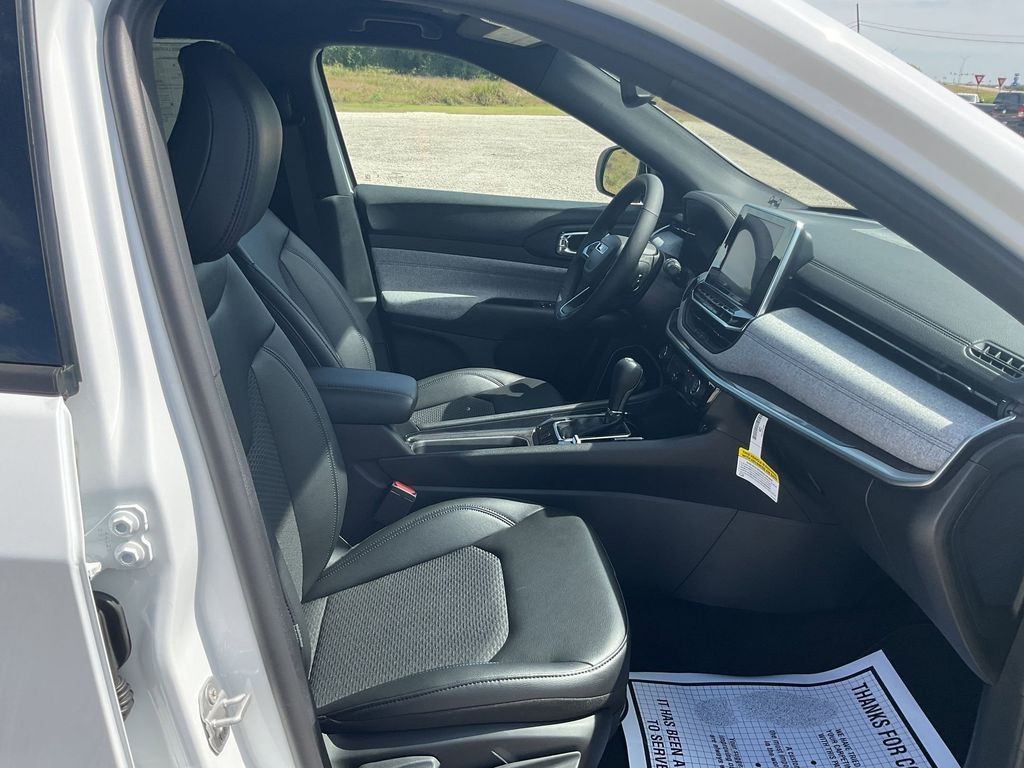 New Car 2025 Jeep Compass  Latitude For Sale Under $30,000 In Pleasanton, Texas