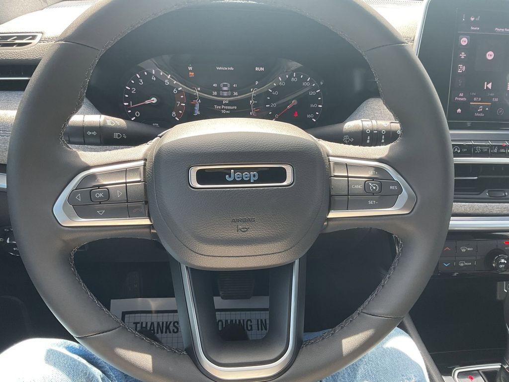 New Car 2025 Jeep Compass  Latitude For Sale Under $30,000 In Pleasanton, Texas