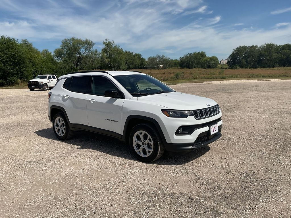New Car 2025 Jeep Compass  Latitude For Sale Under $30,000 In Pleasanton, Texas