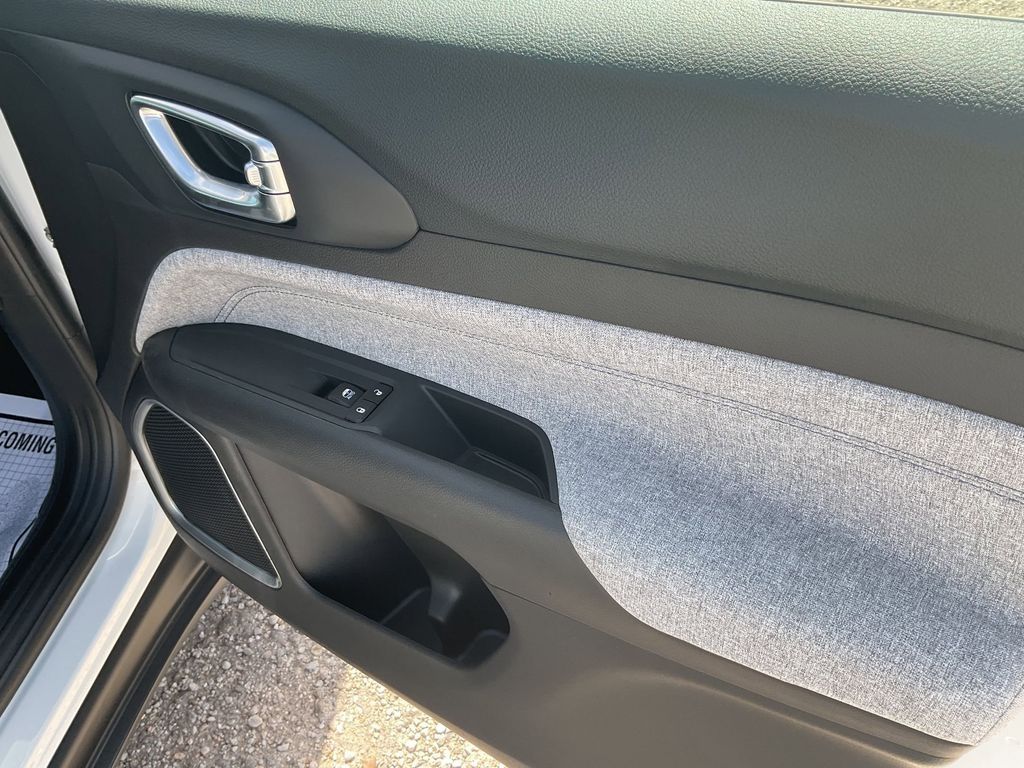 New Car 2025 Jeep Compass  Latitude For Sale Under $30,000 In Pleasanton, Texas