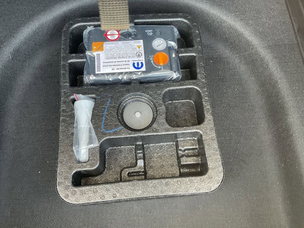 New Car 2025 Jeep Compass  Latitude For Sale Under $30,000 In Pleasanton, Texas