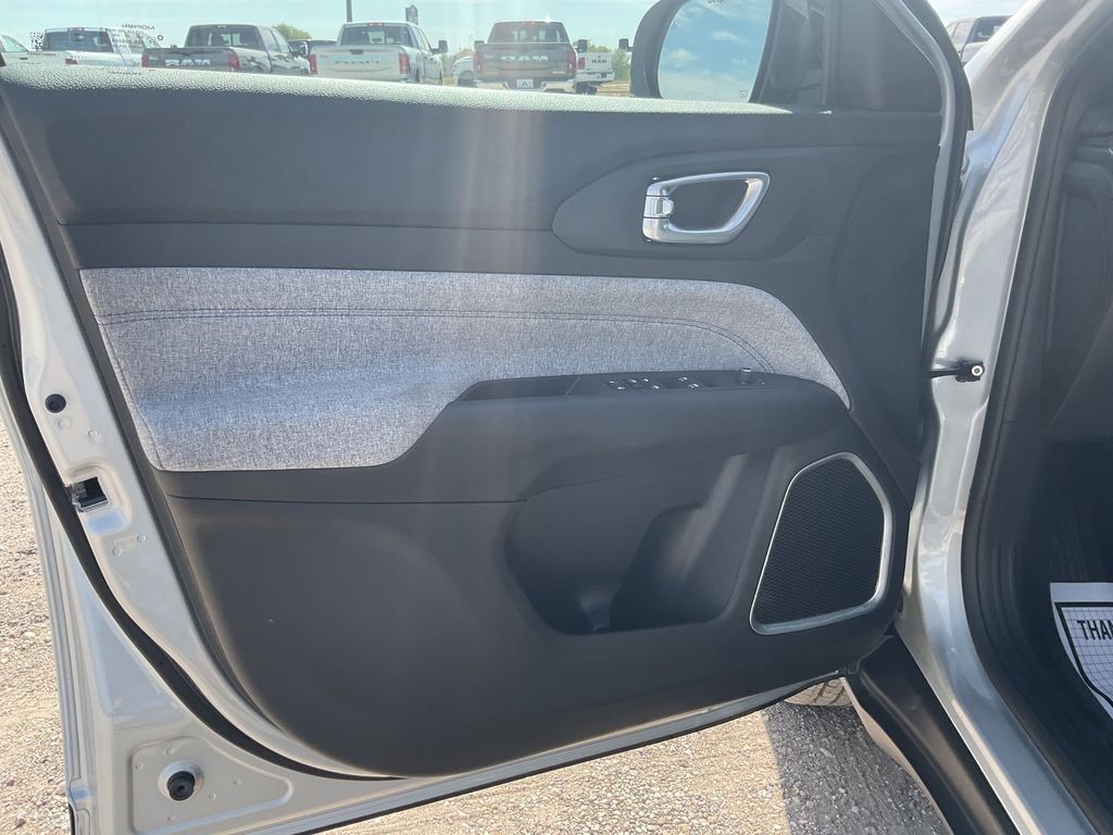 New Car 2025 Jeep Compass  Latitude For Sale Under $30,000 In Pleasanton, Texas