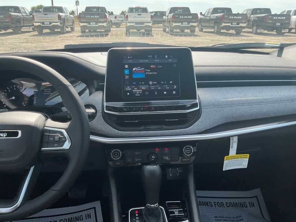 New Car 2025 Jeep Compass  Latitude For Sale Under $30,000 In Pleasanton, Texas