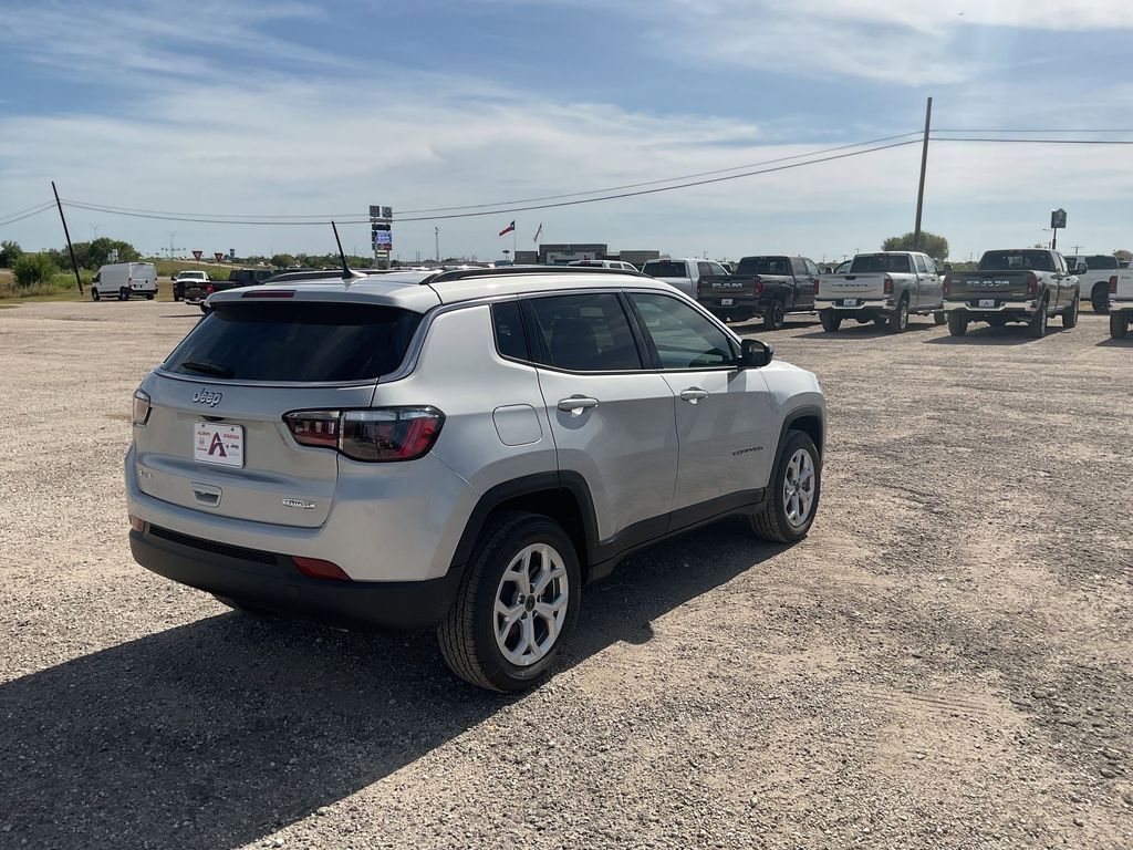 New Car 2025 Jeep Compass  Latitude For Sale Under $30,000 In Pleasanton, Texas