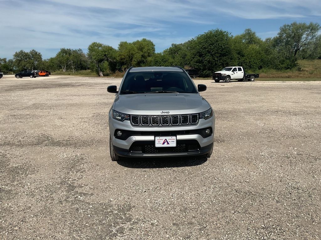 New Car 2025 Jeep Compass  Latitude For Sale Under $30,000 In Pleasanton, Texas