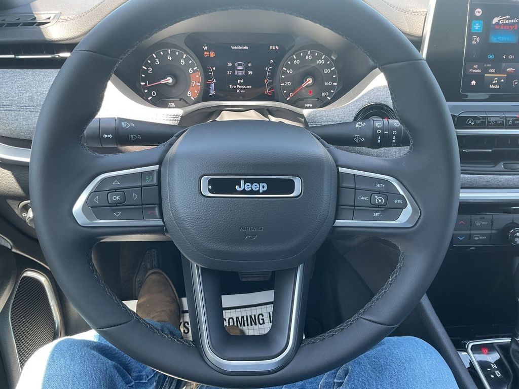 New Car 2025 Jeep Compass  Latitude For Sale Under $30,000 In Pleasanton, Texas