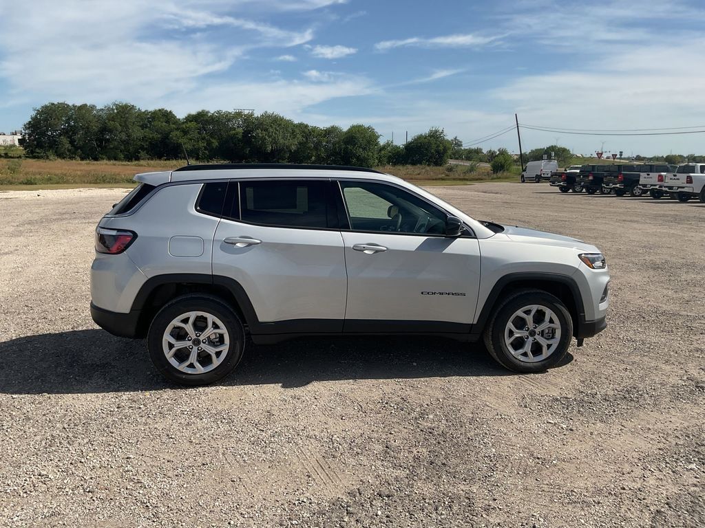 New Car 2025 Jeep Compass  Latitude For Sale Under $30,000 In Pleasanton, Texas