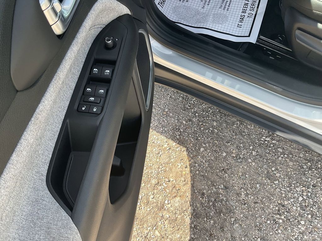 New Car 2025 Jeep Compass  Latitude For Sale Under $30,000 In Pleasanton, Texas