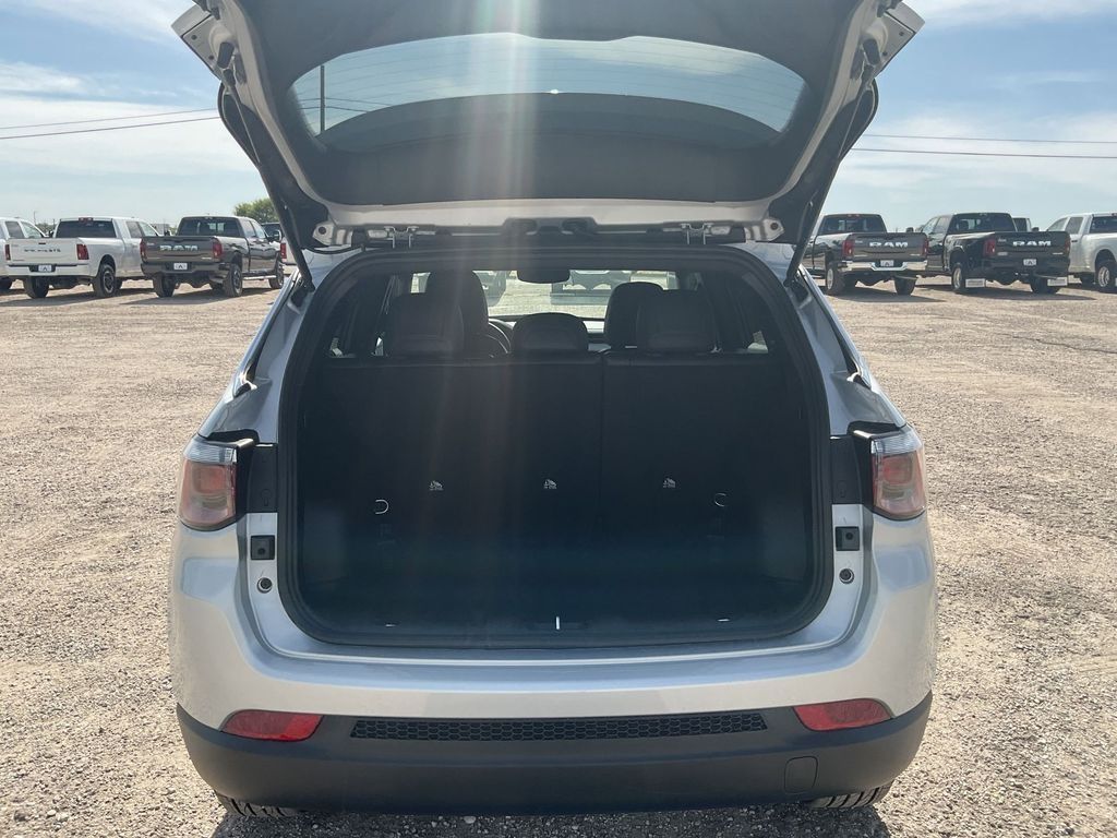New Car 2025 Jeep Compass  Latitude For Sale Under $30,000 In Pleasanton, Texas