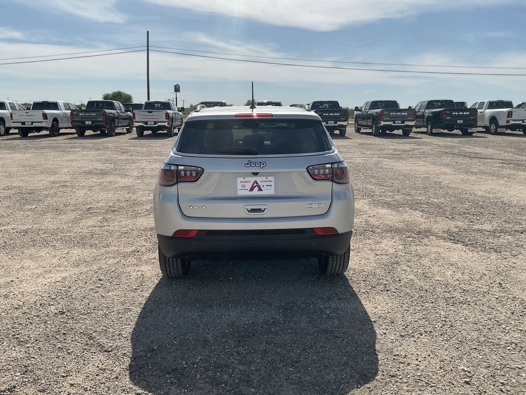 New Car 2025 Jeep Compass  Latitude For Sale Under $30,000 In Pleasanton, Texas
