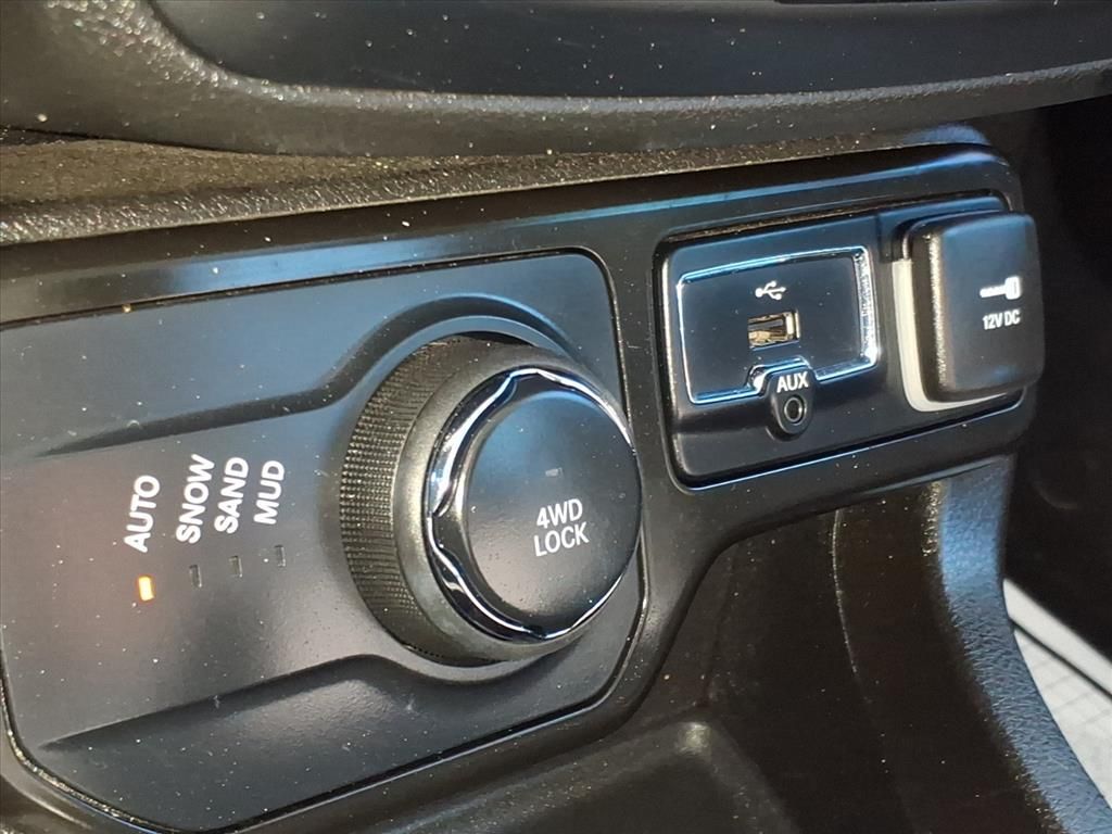 Used Car 2023 Jeep Renegade  Upland For Sale Under $25,000 In Pleasanton, Texas