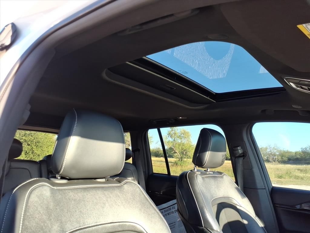 Used Car 2022 Jeep Grand Cherokee  Altitude For Sale Under $30,000 In Pleasanton, Texas