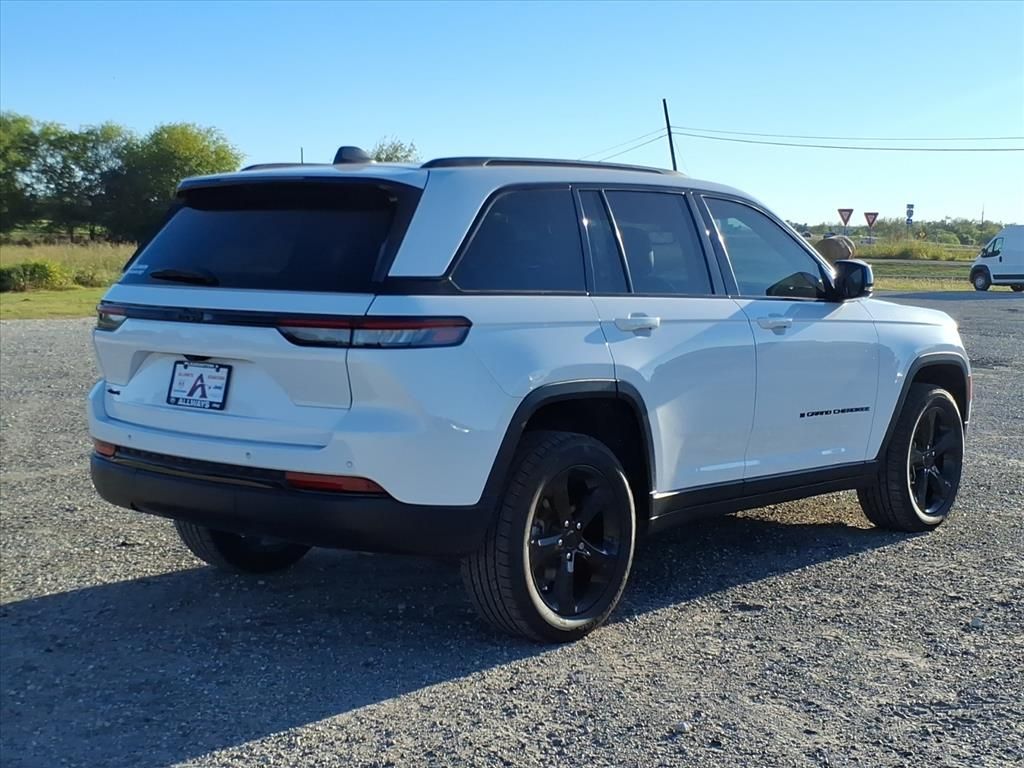 Used Car 2022 Jeep Grand Cherokee  Altitude For Sale Under $30,000 In Pleasanton, Texas