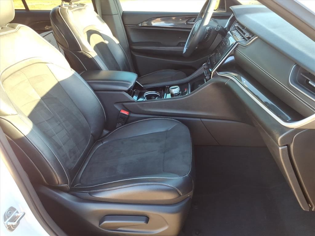 Used Car 2022 Jeep Grand Cherokee  Altitude For Sale Under $30,000 In Pleasanton, Texas