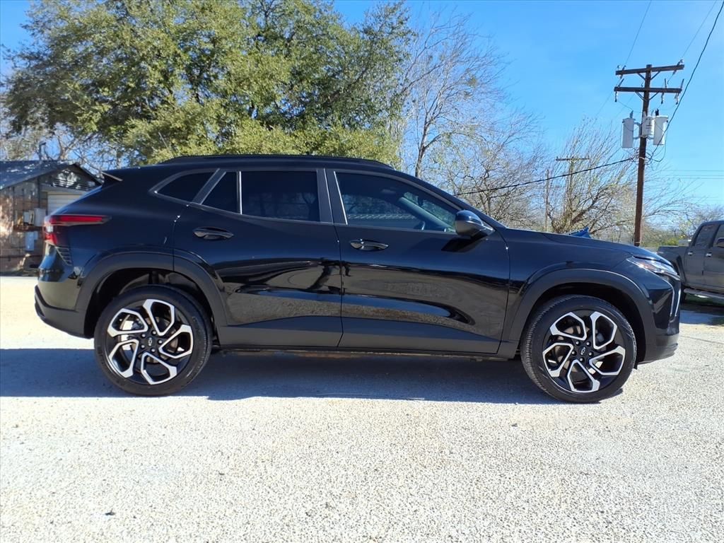 Used Car 2025 Chevrolet Trax  2rs For Sale Under $30,000 In Pleasanton, Texas