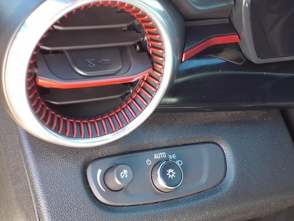 Used Car 2025 Chevrolet Trax  2rs For Sale Under $30,000 In Pleasanton, Texas