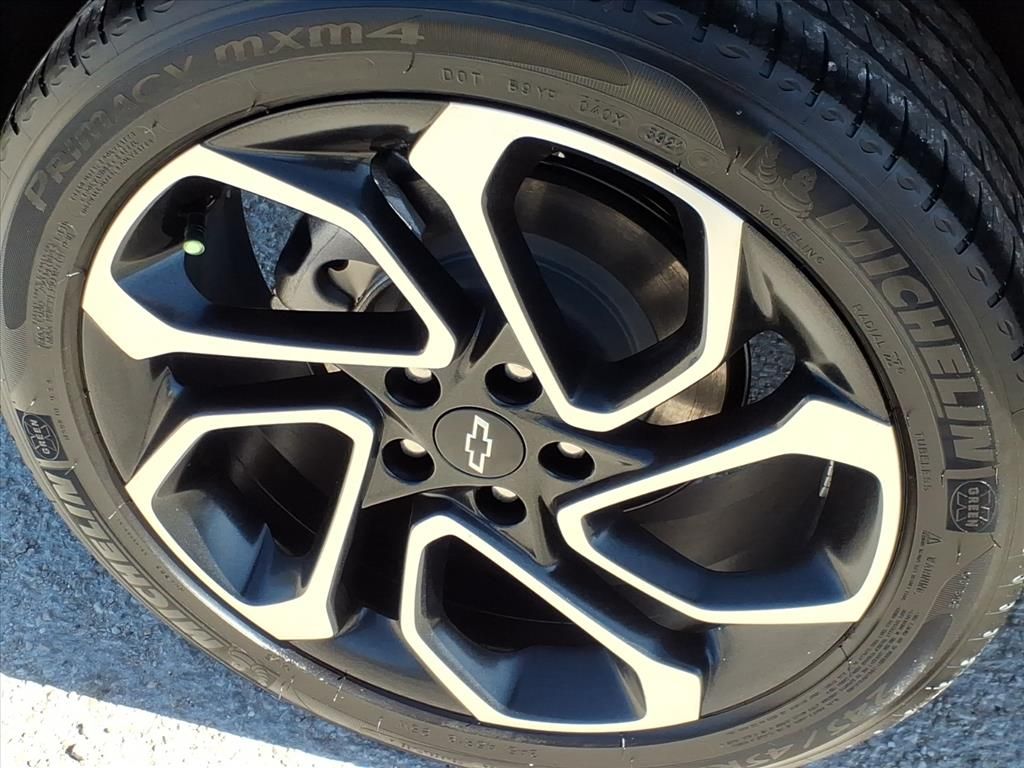 Used Car 2025 Chevrolet Trax  2rs For Sale Under $30,000 In Pleasanton, Texas