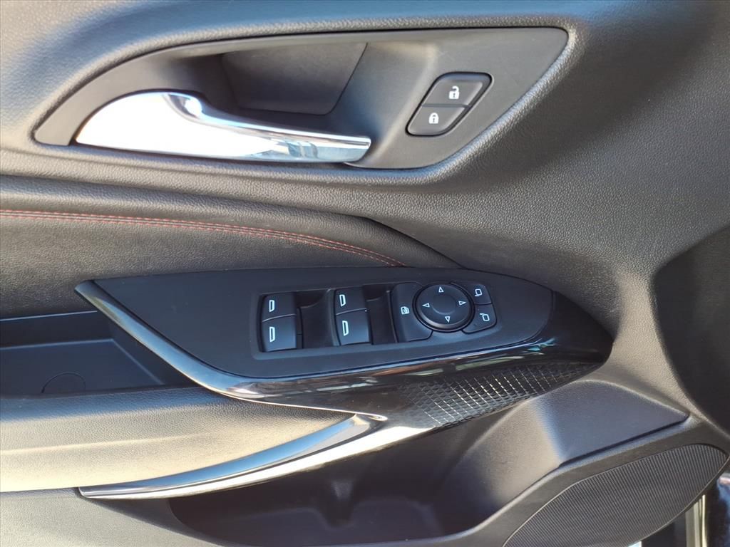 Used Car 2025 Chevrolet Trax  2rs For Sale Under $30,000 In Pleasanton, Texas