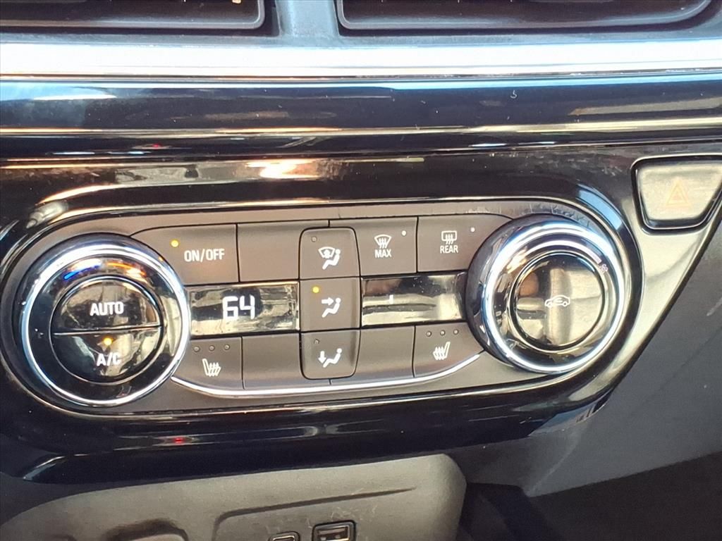 Used Car 2025 Chevrolet Trax  2rs For Sale Under $30,000 In Pleasanton, Texas