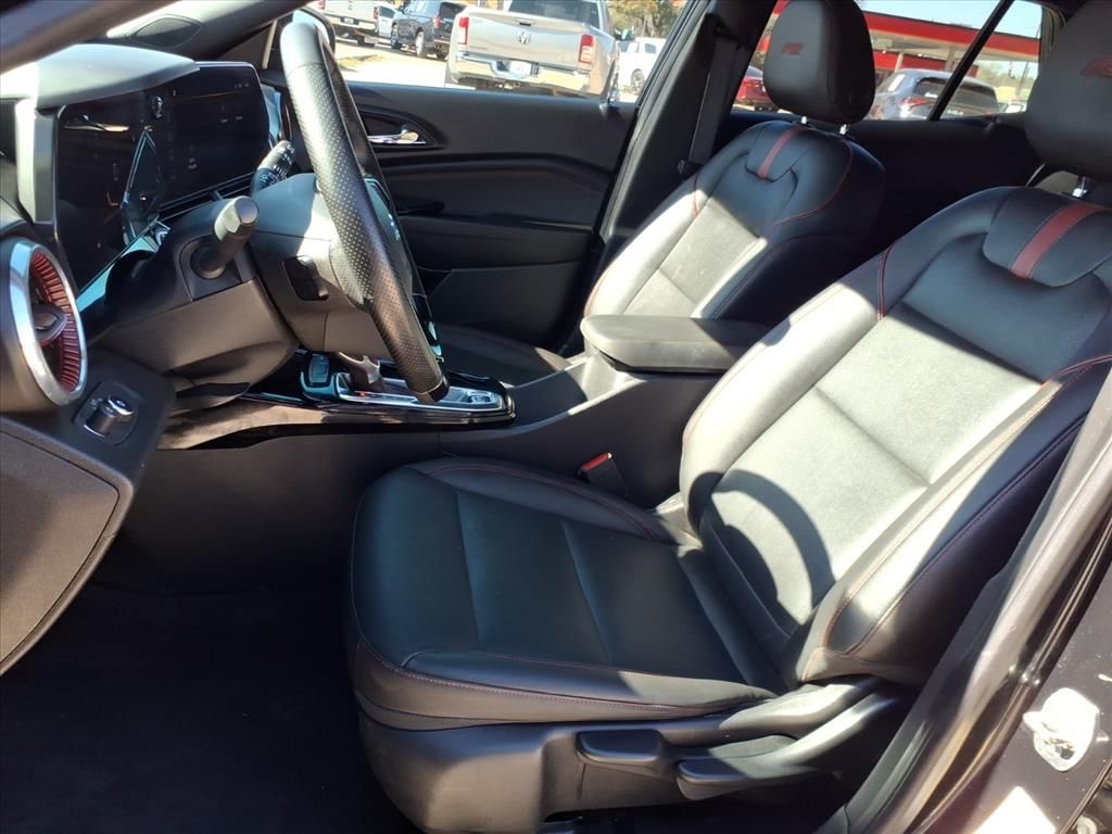 Used Car 2025 Chevrolet Trax  2rs For Sale Under $30,000 In Pleasanton, Texas