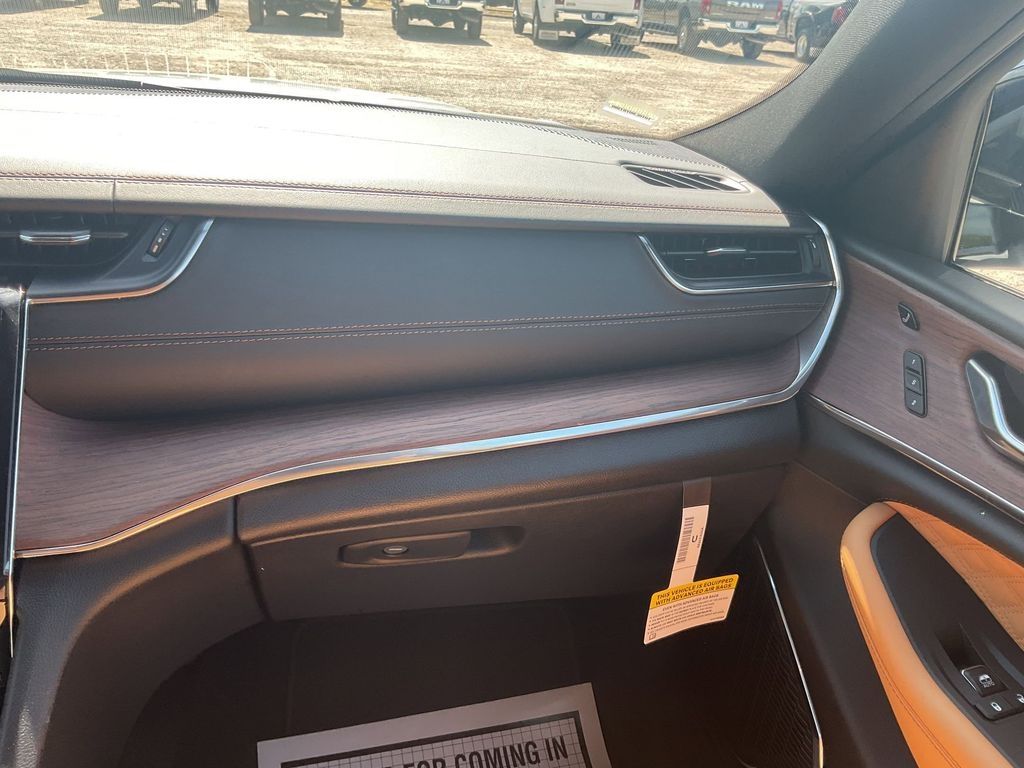 New Car 2025 Jeep Grand Cherokee L  Summit For Sale Under $70,000 In Pleasanton, Texas