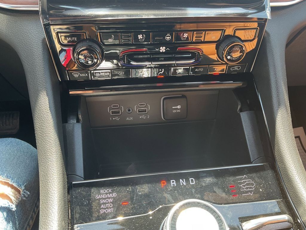 New Car 2025 Jeep Grand Cherokee L  Summit For Sale Under $70,000 In Pleasanton, Texas