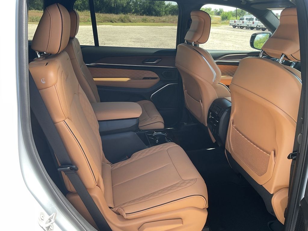 New Car 2025 Jeep Grand Cherokee L  Summit For Sale Under $70,000 In Pleasanton, Texas