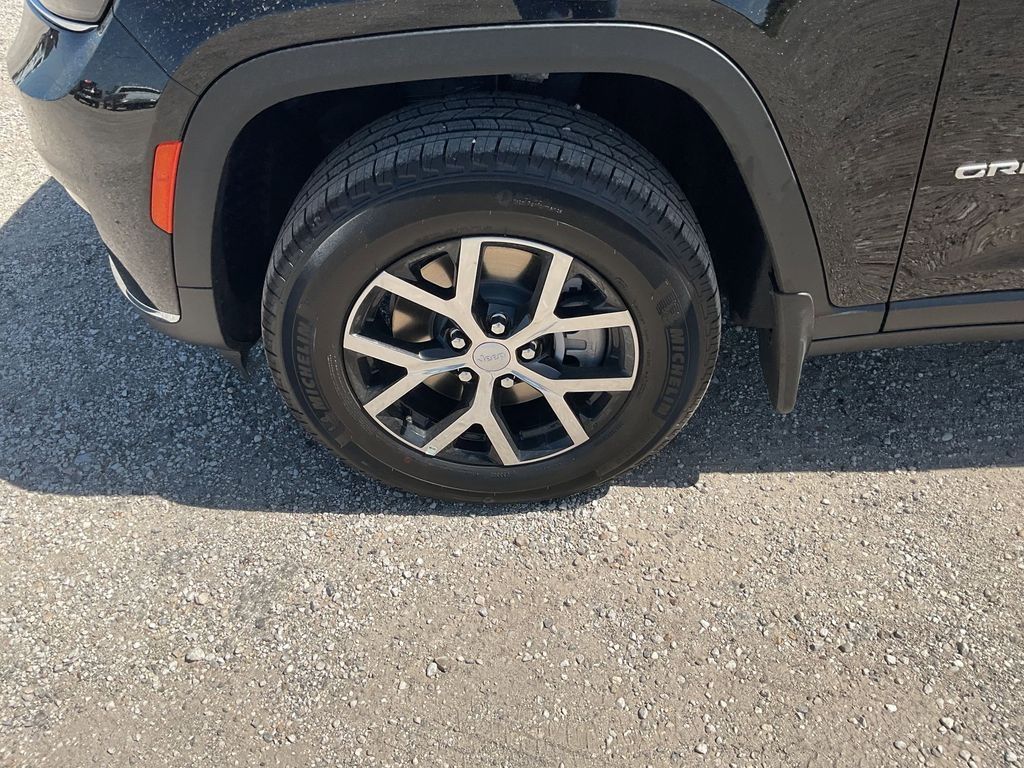 New Car 2025 Jeep Grand Cherokee L  Limited For Sale Under $50,000 In Pleasanton, Texas