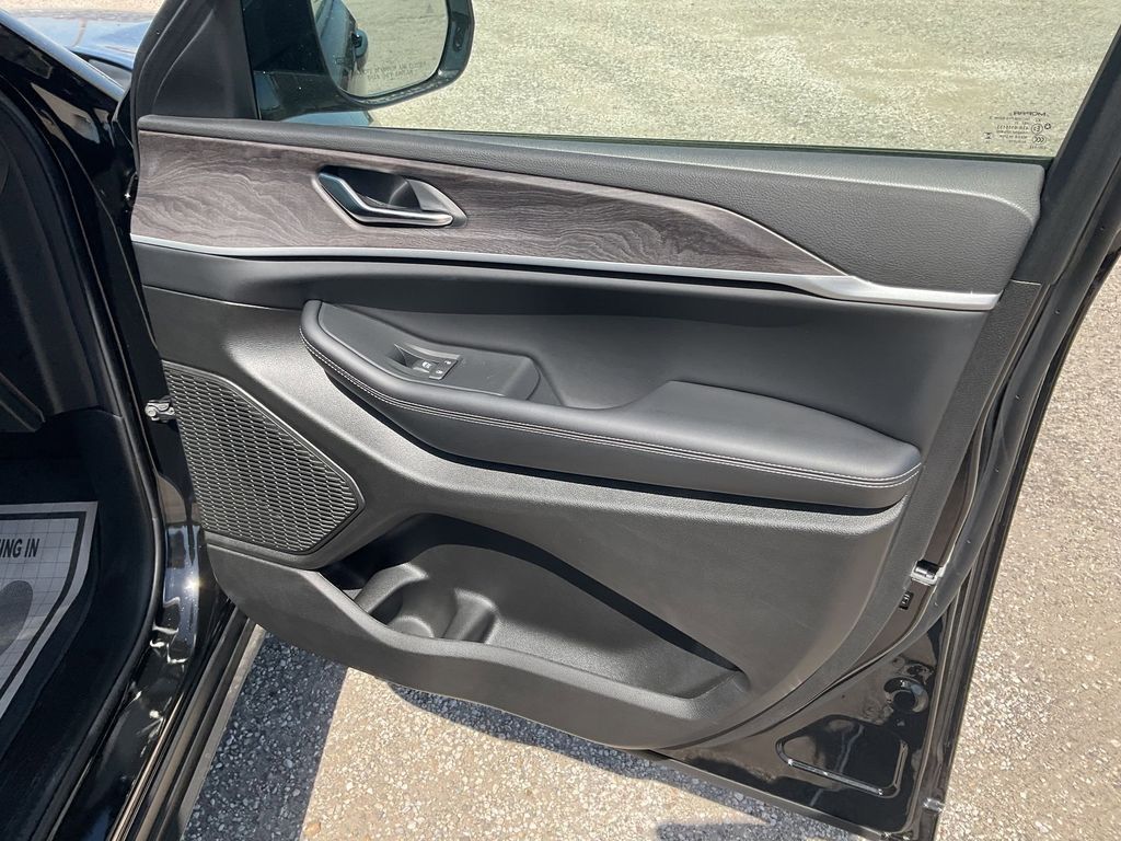 New Car 2025 Jeep Grand Cherokee L  Limited For Sale Under $50,000 In Pleasanton, Texas