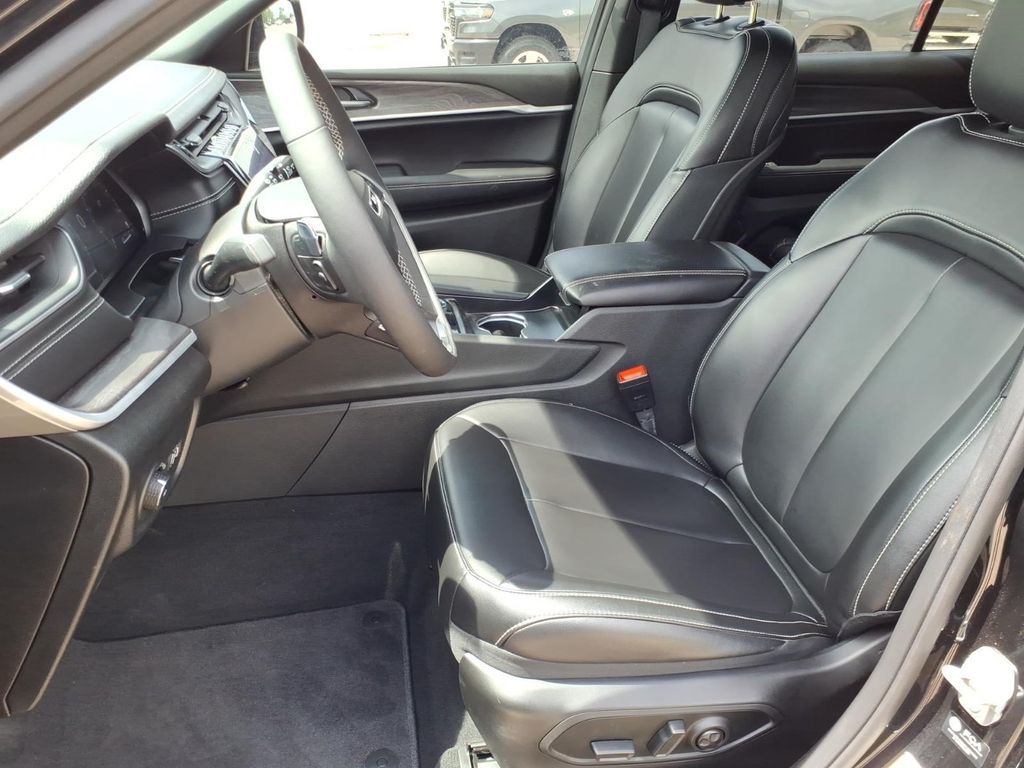 Used Car 2025 Jeep Grand Cherokee L  Limited For Sale Under $50,000 In Pleasanton, Texas