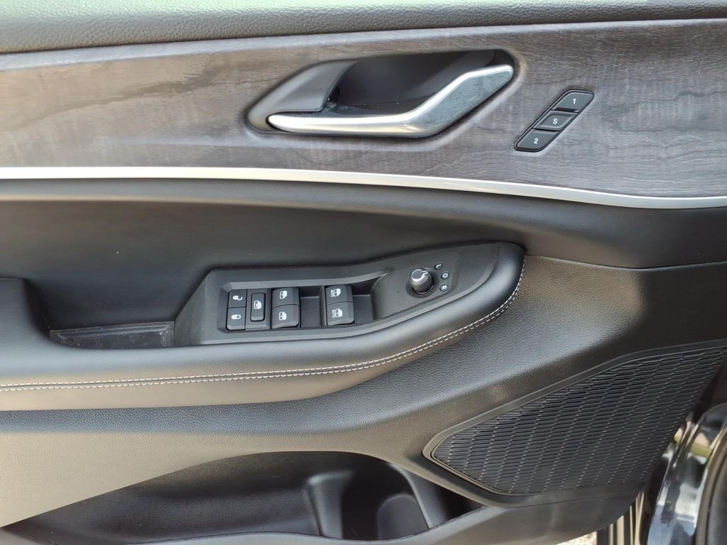 Used Car 2025 Jeep Grand Cherokee L  Limited For Sale Under $50,000 In Pleasanton, Texas