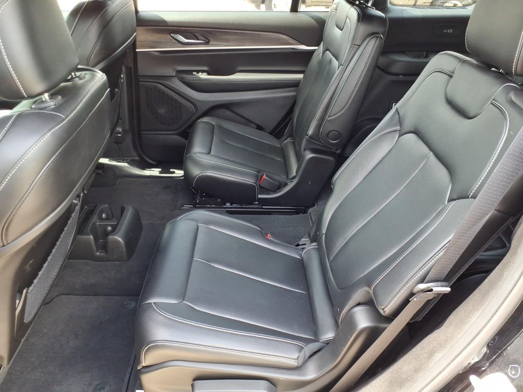 Used Car 2025 Jeep Grand Cherokee L  Limited For Sale Under $50,000 In Pleasanton, Texas